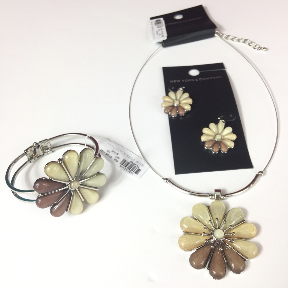 New York & Co Flower Necklace Bracelet Earring Set